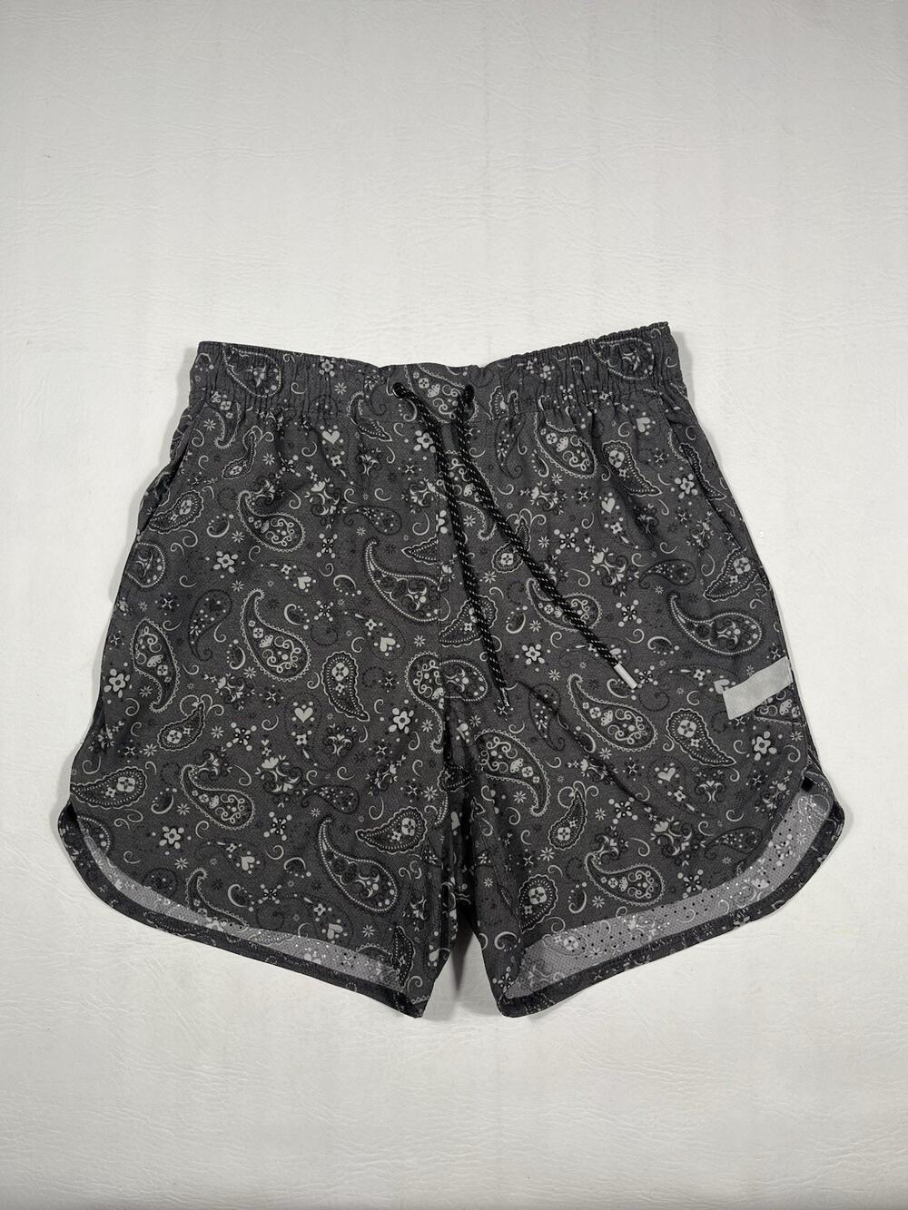 Legends Luka Shorts Mens Small Gray Paisley Athletic Performance 6" Training